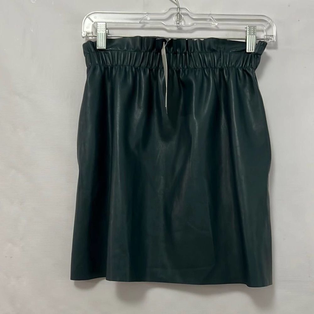 ZARA FAUX GREEN LEATHER SKIRT SIZE S